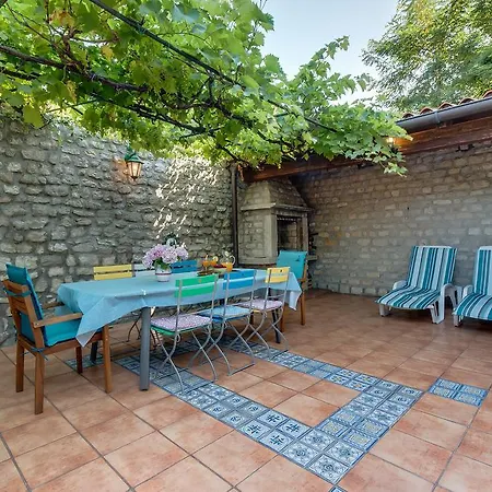 Family House Lana Osor