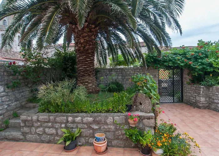 Family House Lana Osor
