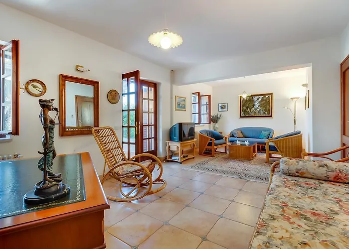 Дом отдыха Family House Lana Осор